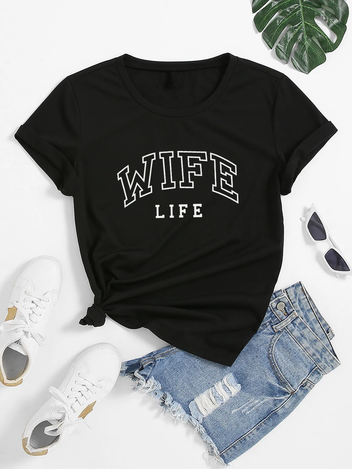 

Футболка с графическим принтом жен