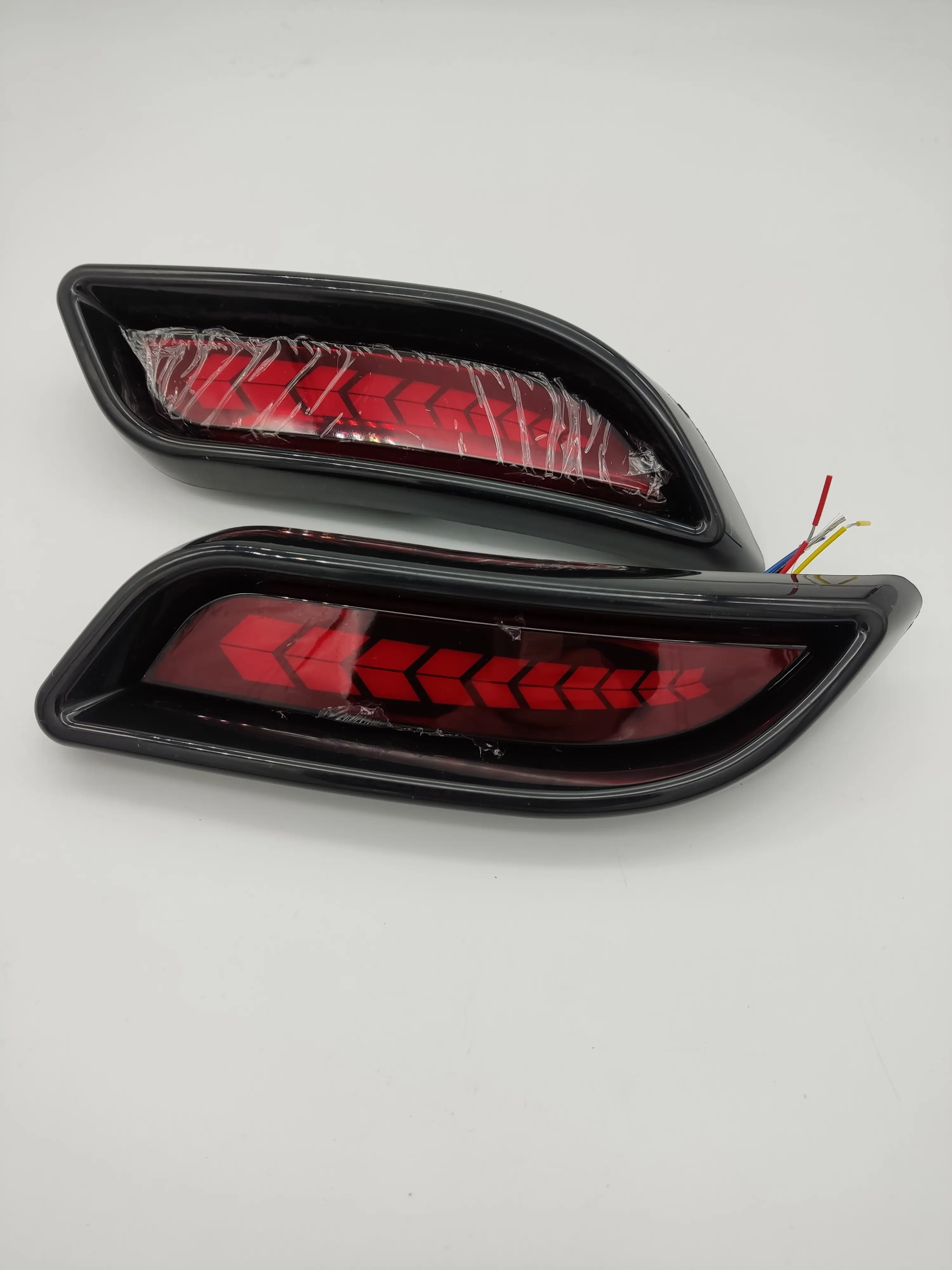 Катафоты тюнинг светодиодные заднего бампера ЛАДА Приора с бегающим поворотом |