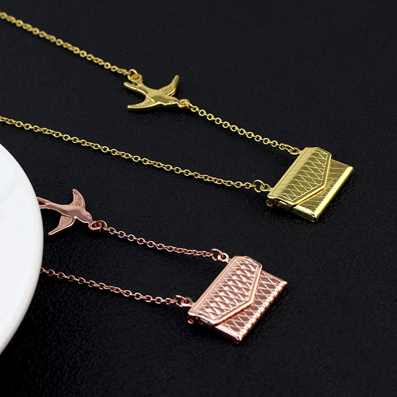 

DIY Photo Engraved Handbag Necklace DIY Picture Necklace Ladies Fashion Simple Square Pendant Clavicle Chain High Appearance