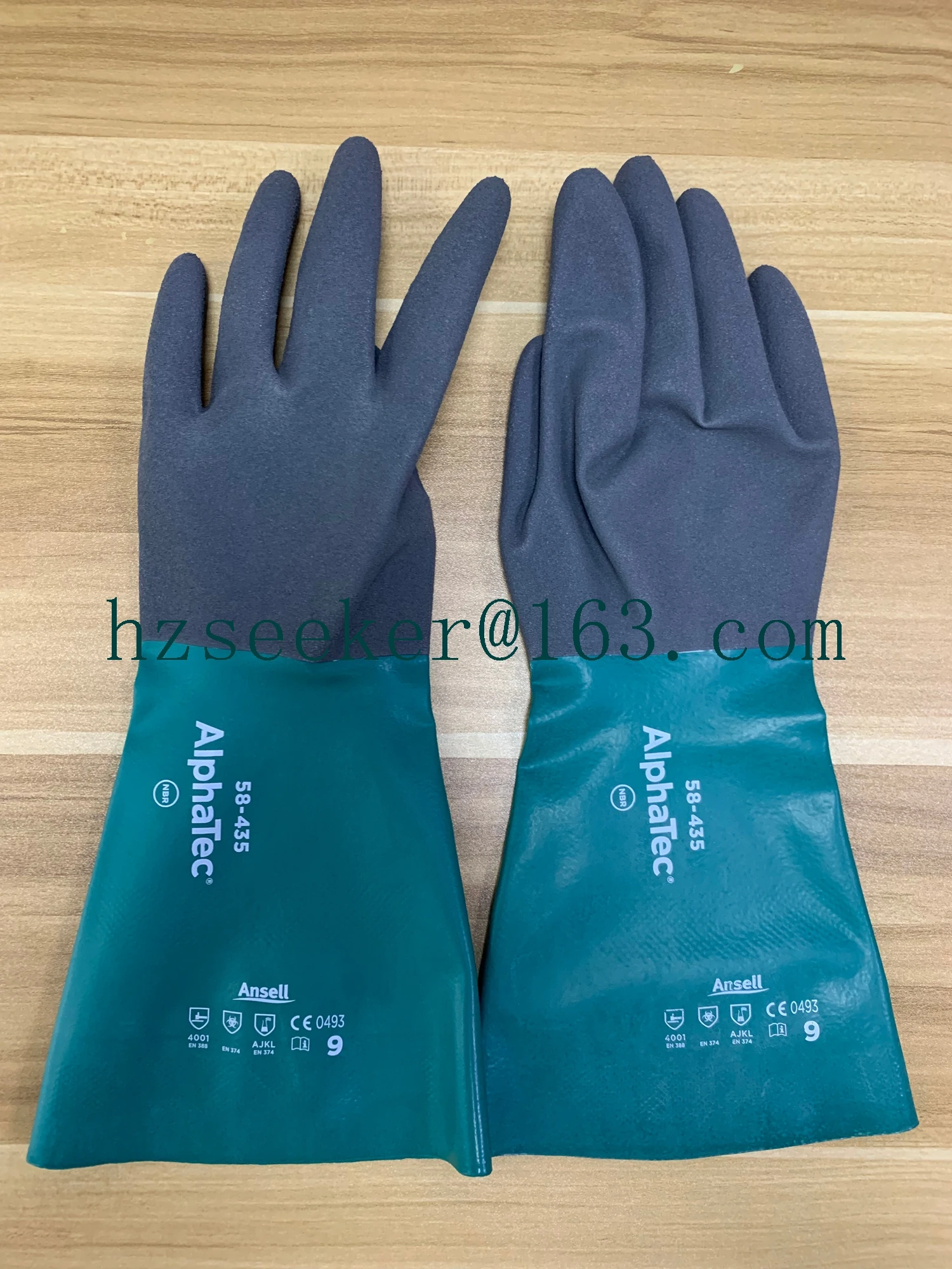 Фото Ansell AlphaTec ®   58-435 (1 пара) Прочные перчатки с высокой степенью маневренности, обеспечивающие превосходное сцепление при работе с мокрыми или маслянистыми поверхностями. №1