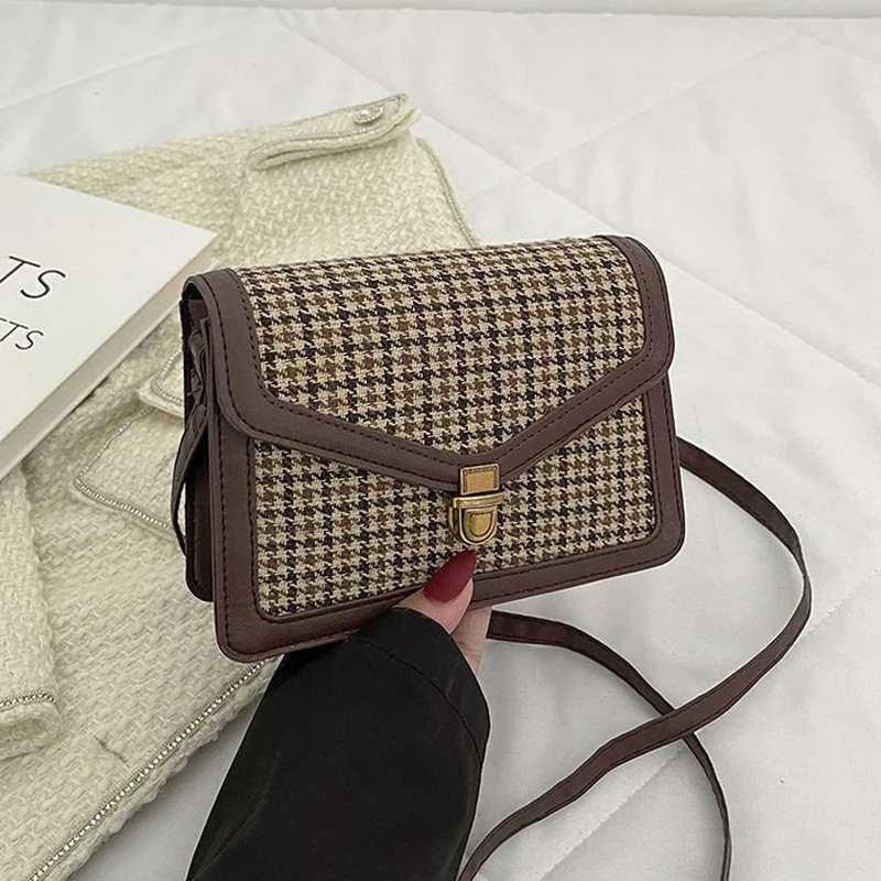 

Сумки через плечо из искусственной кожи для женщин, 2022, роскошная брендовая сумка-мессенджер на плечо с цепочкой, маленькая Женская дорожна...