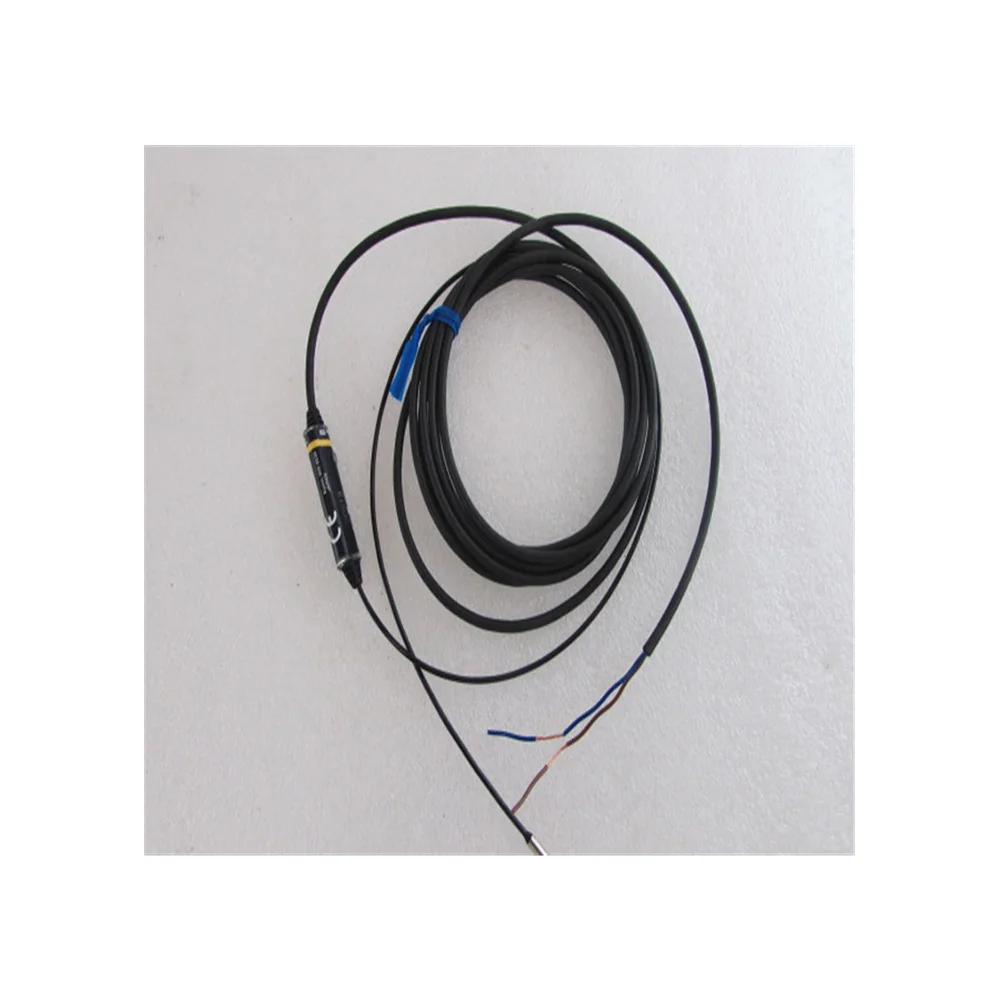 

Оригинальный Фотодатчик E3FADN13 2M