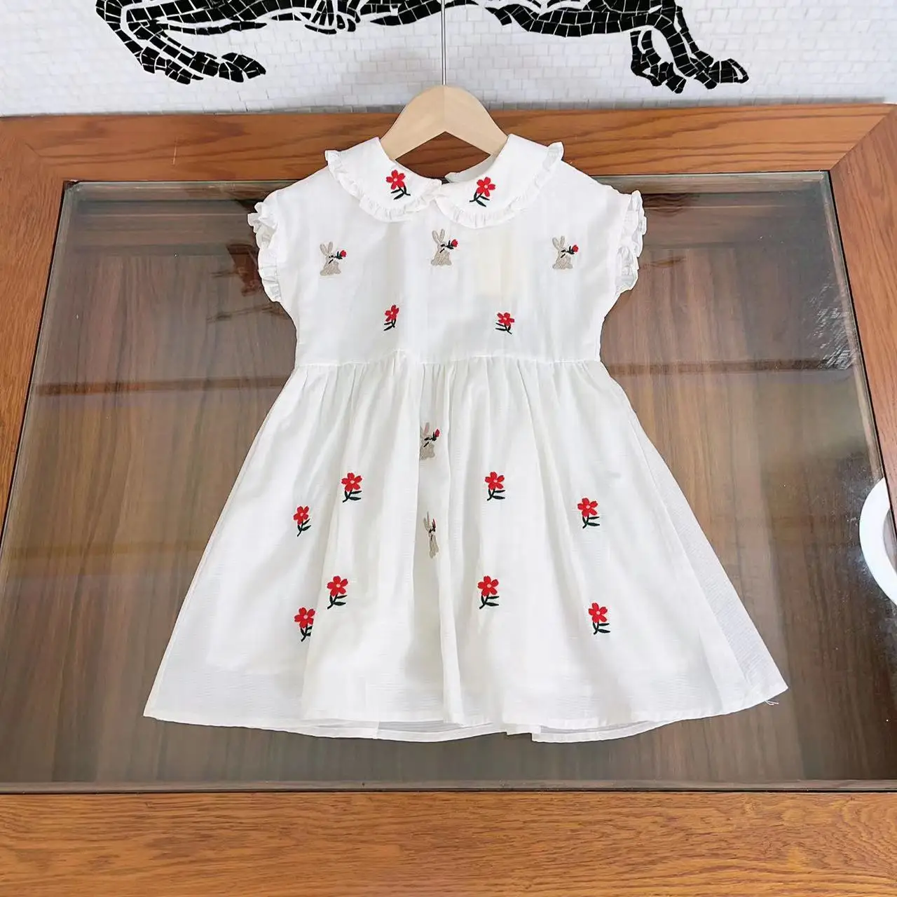 

Высококачественное индивидуальное 2023 модное летнее Новое милое простое маленькое свежее платье с лацканами для девочек