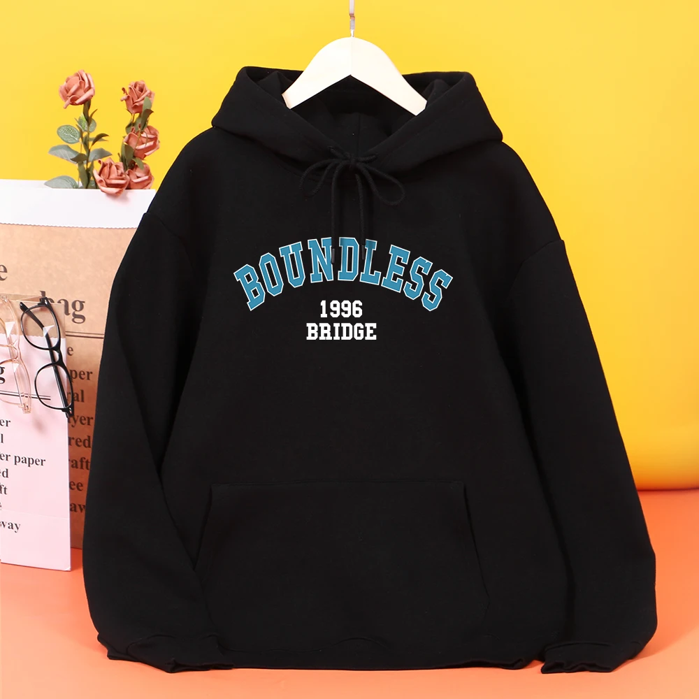 

Женская толстовка с капюшоном и карманами, на молнии