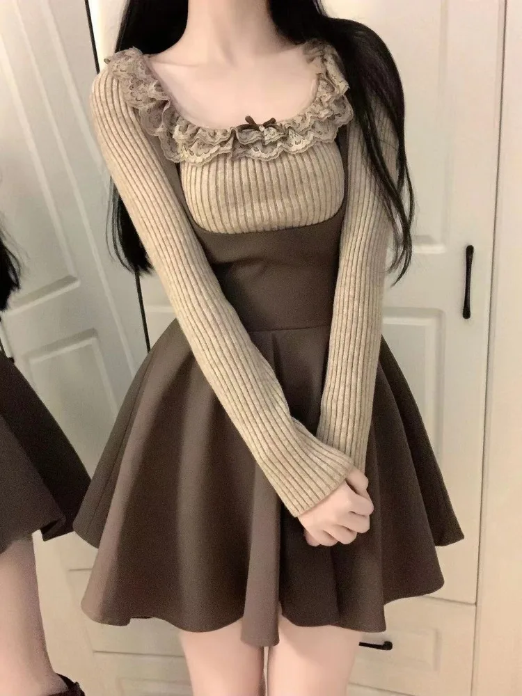 Женский трикотажный комплект из двух предметов Приталенный жилет с рюшами на