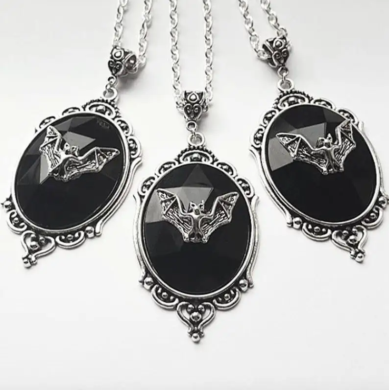 

New Hot Sale Gothic Vampire Bat Necklace Victorian Silver Plated Frame Bat Embossed Necklace