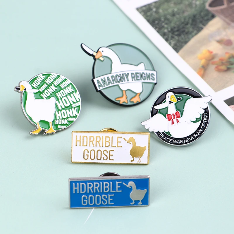 

Cartoon Big White Goose Brooch and Enamel Pin Lapel Pin Fan Collection Gift