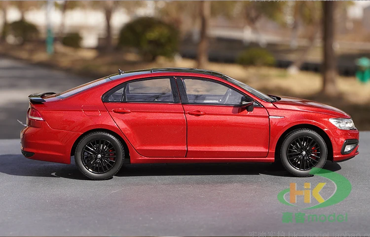 Фото Масштабная модель автомобиля 1:18, оригинальная заводская, SAIC VW New Lingdu, задняя версия New Lamando, из сплава №5