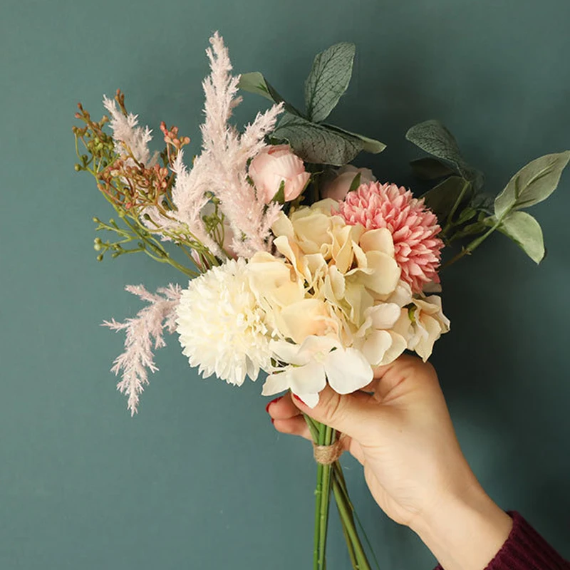 

Artificial Hydrangea Flower Fake Eucalyptus Leaves Grass Flowers Bouquet Home Wedding Mariage Bridal Bouquet Party Decoration