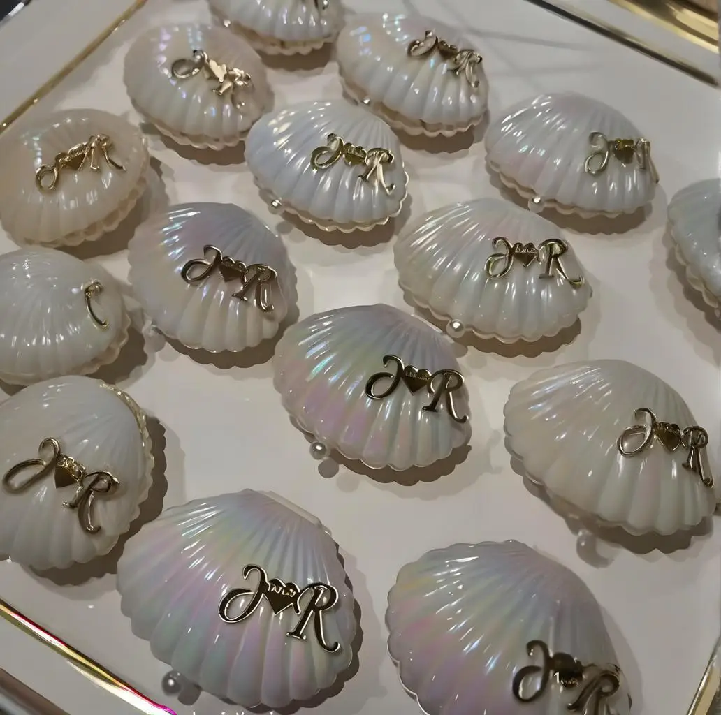 

Золотые акриловые инициалы для свадьбы 30 шт