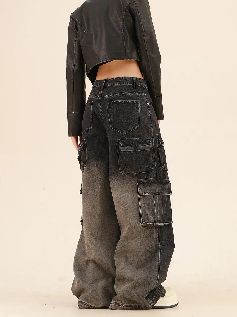Женские джинсы с несколькими карманами и постепенным изменением осень 2023 новые