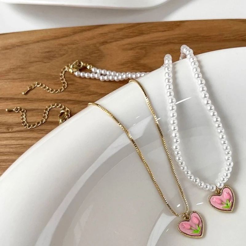 

U-Magical Korean Fairy Pink Tulip Flowers Pendant Necklace for Women Love Heart Metal Simulation Pearl Beaded Necklace Jewellery