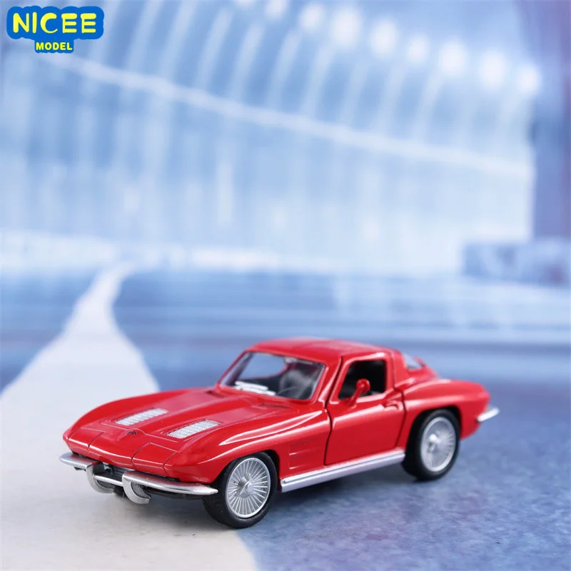 

1:36 1963 Chevrolet Corvette High Simulation Diecast Car Metal Alloy Model Car Toys for Children Gift Collection X8
