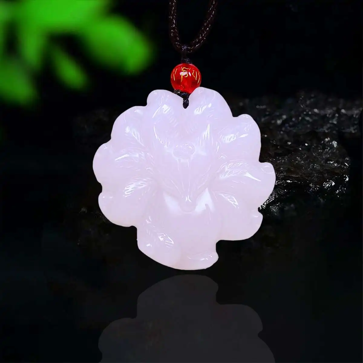 

Ожерелье с подвеской в виде Нефритовой лисы для женщин, настоящие резные ювелирные изделия, натуральный амулет, модные амулеты, подвески, ож...