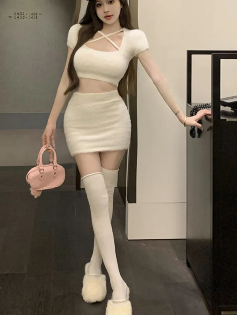 Трикотажный топ с коротким рукавом и низким воротником на осень X2T6