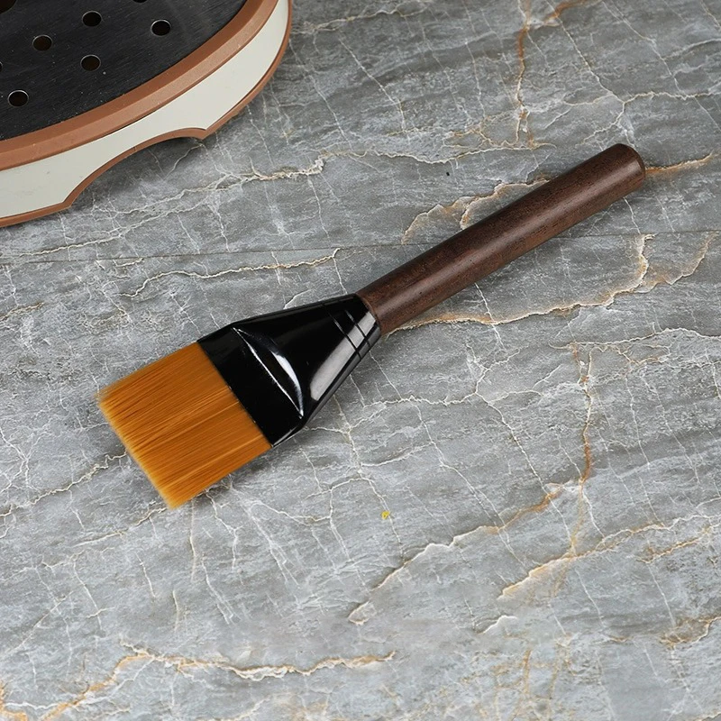 

Деревянная щетка для чистки кофе MHW-3BOMBER