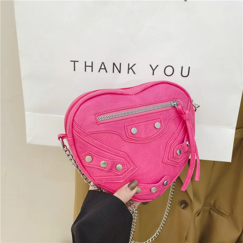 

Новая сумка для влюбленных локомотивная маленькая Стильная Милая крутая мини-сумка с заклепками сумка через плечо с цепочкой женская сумка...