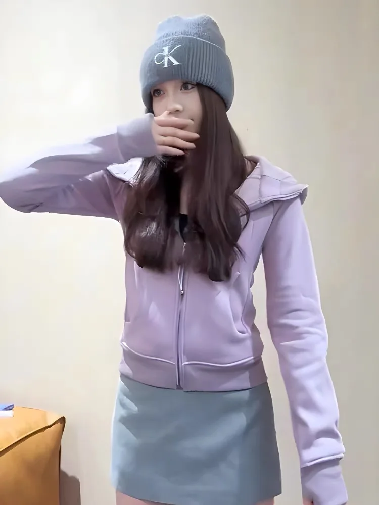 Короткая верхняя одежда с фиолетовым капюшоном женская осень 2023 осенний новый