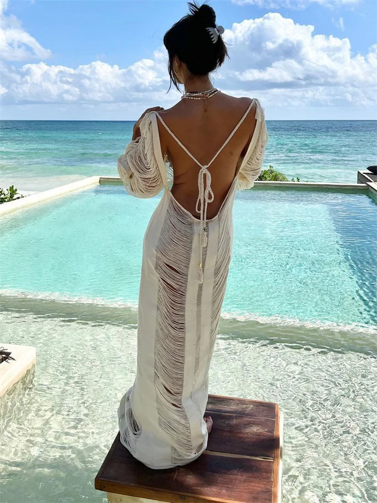 Женское трикотажное платье-макси на шнуровке с вырезами