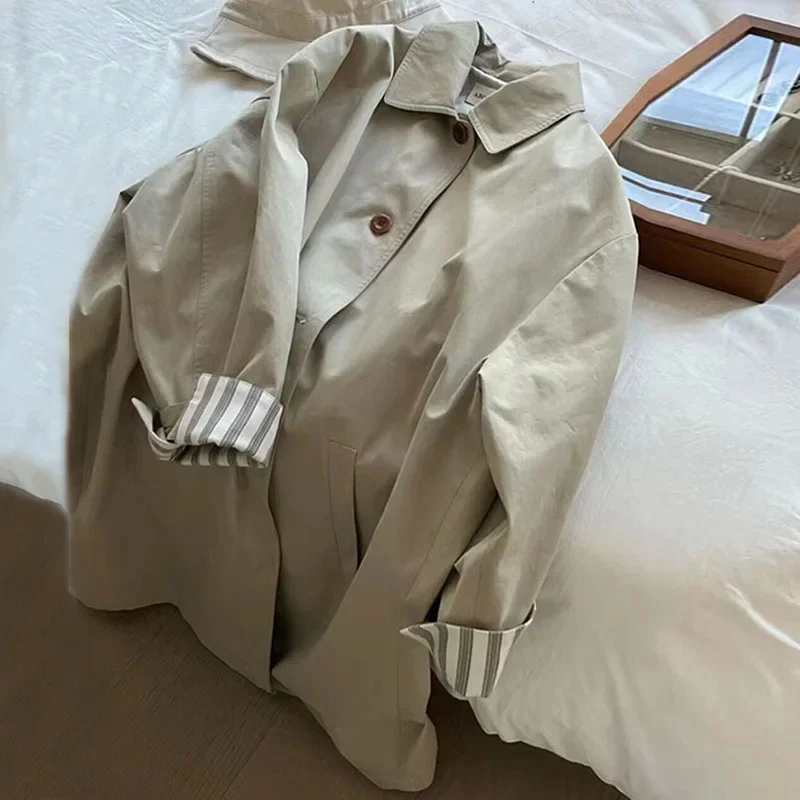 Женская осенняя новая куртка 2024 простой миниатюрный плащ в британском стиле