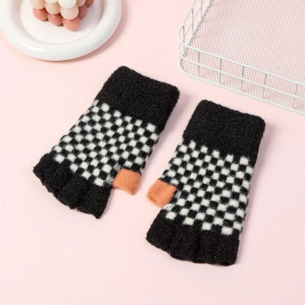 

Short Chessboard Grid Gloves Comfort Wool Keep Warm Knitted Gloves Writing Gloves Contrasting Colors Fingerless Gloves Outdoor