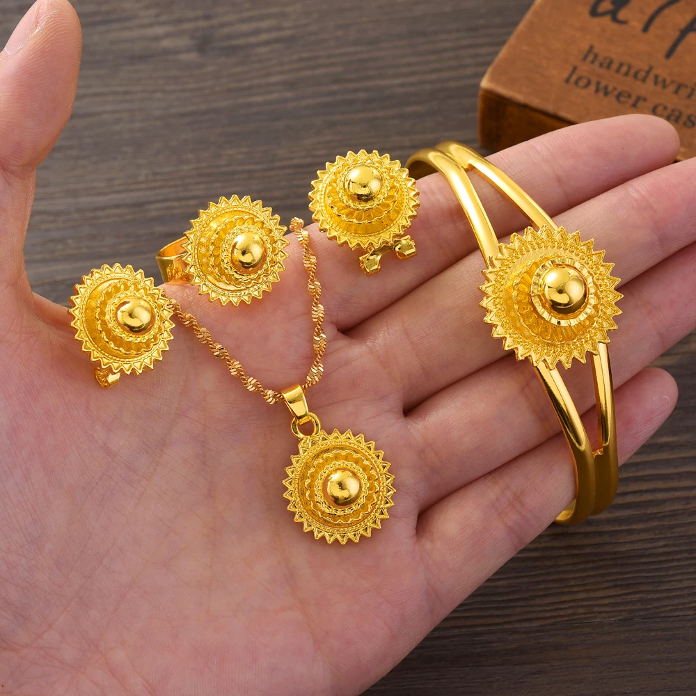 Комплект из колье серёг и кольца в африканском стиле