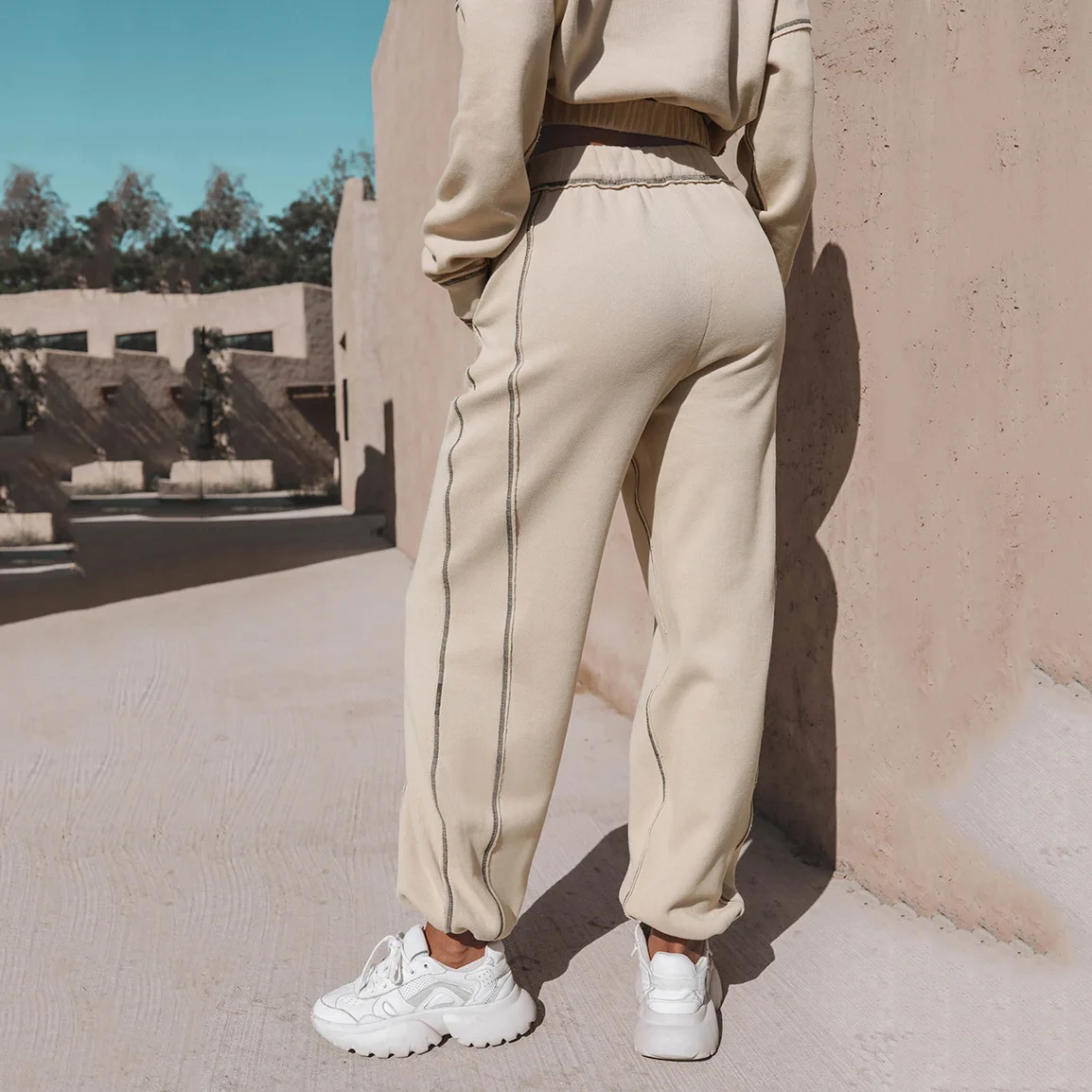 Новинка осени 2025 года — зимняя европейская женская модная спортивная толстовка