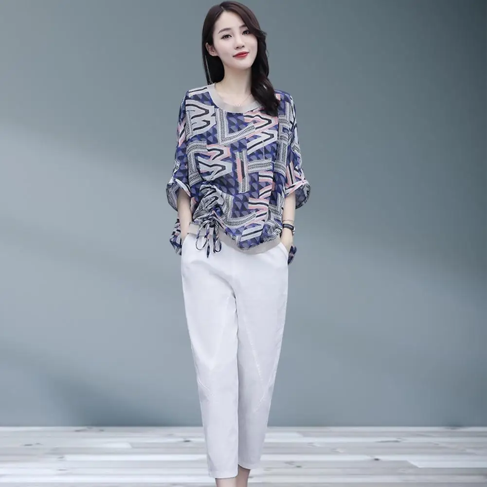 

Комплект из двух предметов: топ и брюки