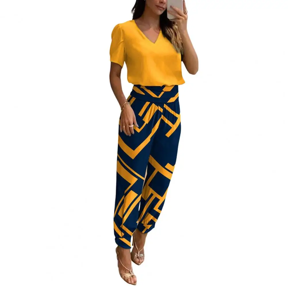 

2Pcs/Set V-neck Short Sleeve Lady Outfit High Waist Pockets Thin Solid Color Cropped T-shirt Wide Leg Harem Pants Set Streetwear