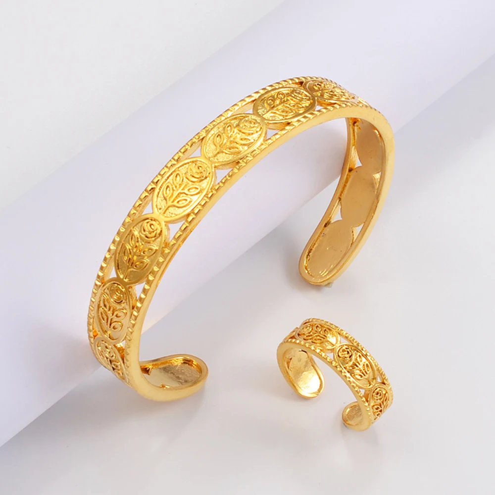 Комплект из кольца и браслета с розовым цветком |