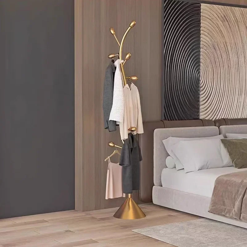 Черная минималистичная вешалка для одежды металлические напольные вешалки