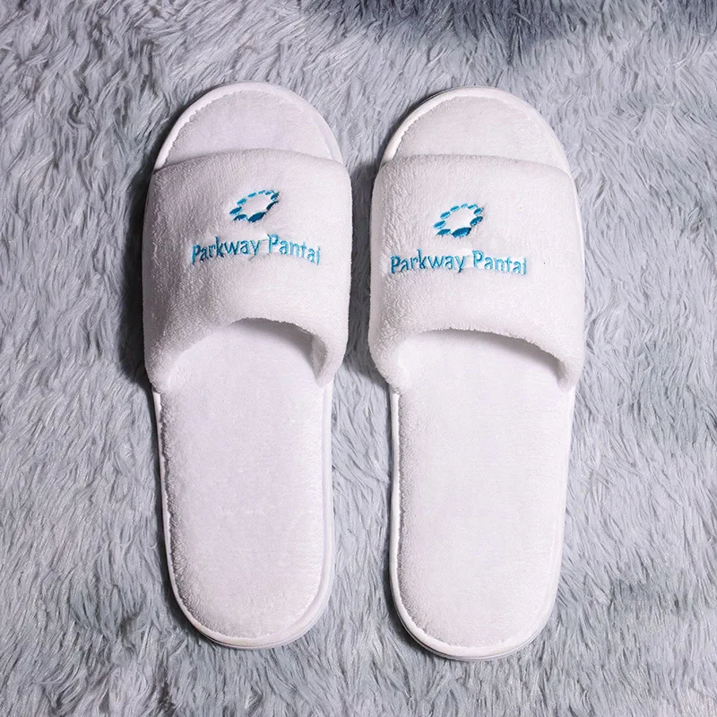 

Модель 2023 года, европейский и американский туризм, мягкий коралловый бархат, одноразовый, высокого качества, уютные тапочки для отеля 4605