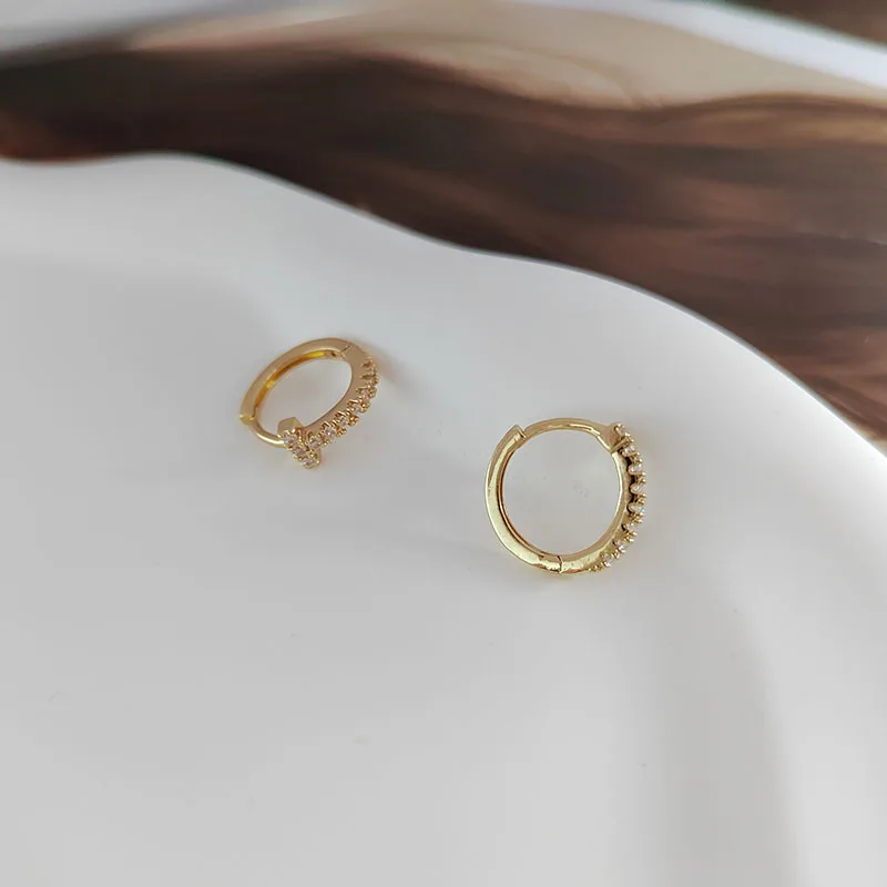 

Simple style golden color zircon stud earrings for women's designed Personality stud earring