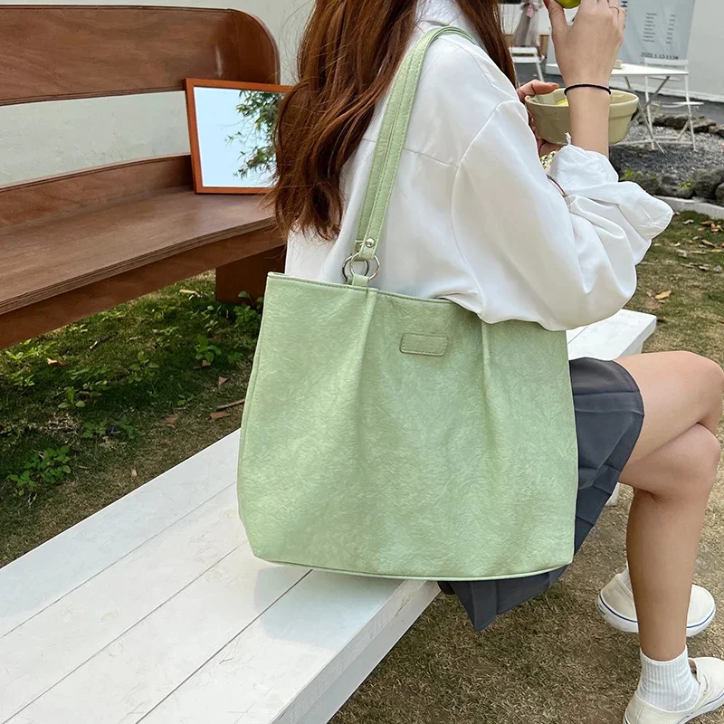 

New Designer Ba For Women 2022 High Capacity Shoulder Bag Reusable Shopping Ba Casual Commute PU Premium Tote Bag