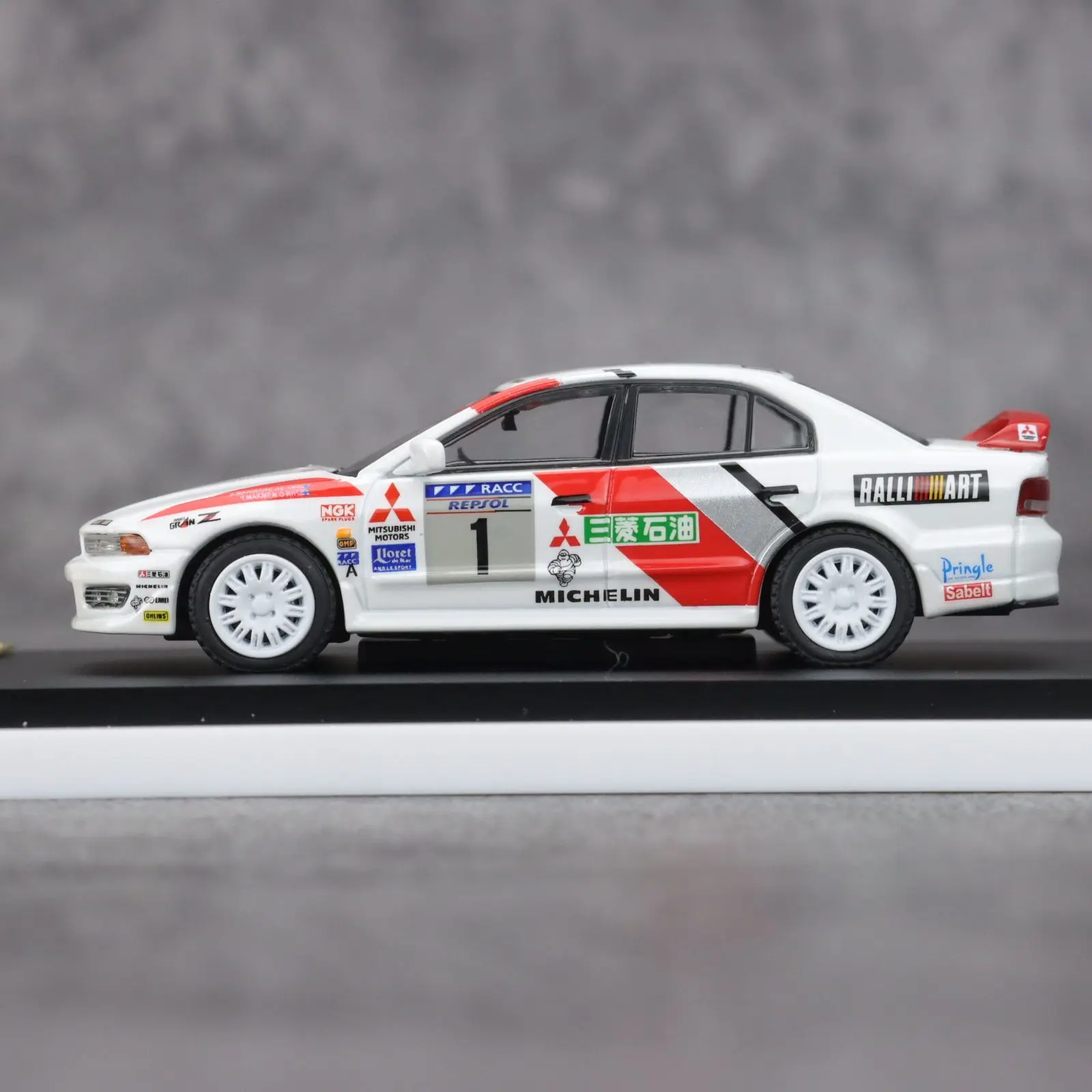 Фото Коллекционная модель автомобиля MK Diecast 1:64 Mitsubishi Lancer Evolution VR-4, игрушечная машинка для мальчиков, подарок №4