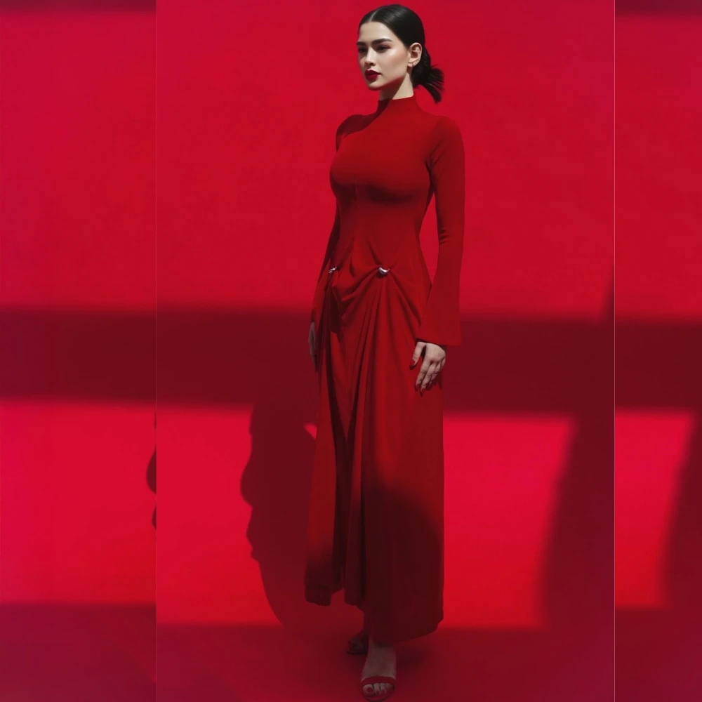 Изысканное красное платье для выпускного вечера со складками свадебное с