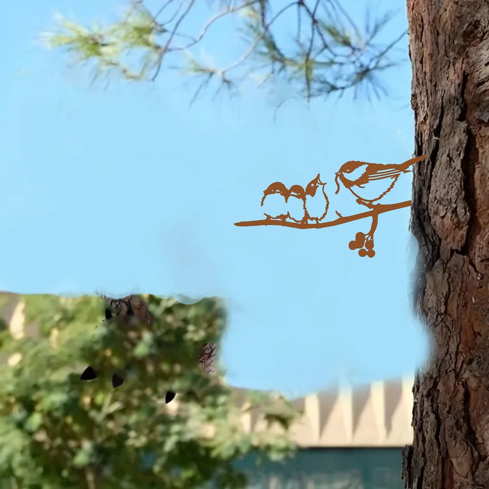 Завороживающий уникальный садовый декор – гипнотиза с металлическим эльфом.