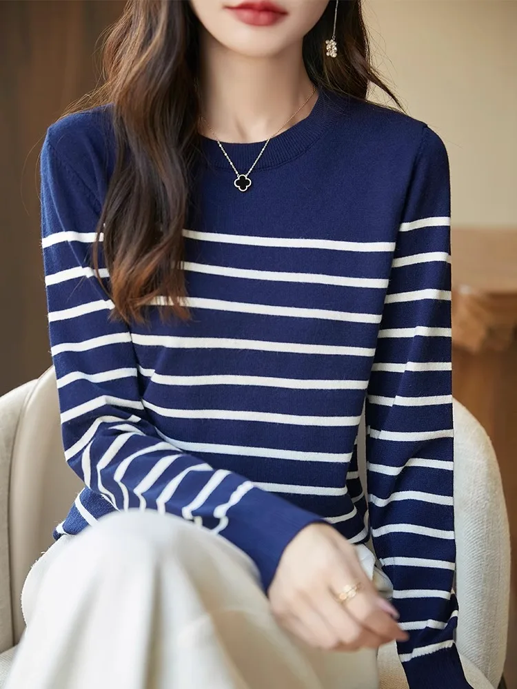 Полосатая вязаная нижняя рубашка для женщин новинка 2024 осенняя внутренняя