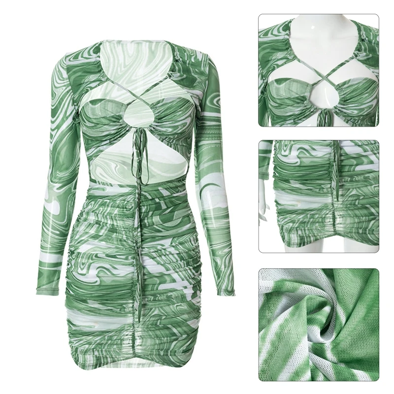 

Женское облегающее мини-платье с длинным рукавом и принтом