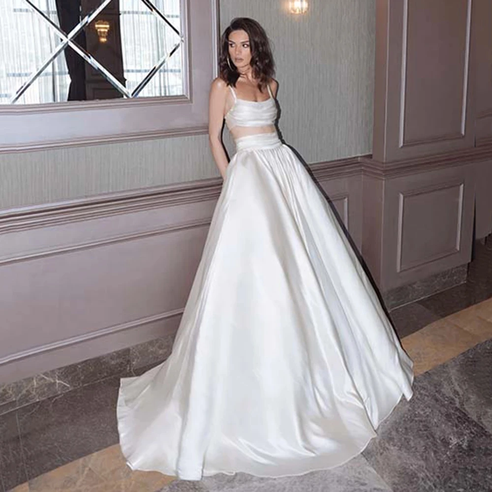 

Fivsole Two-Piece Beach Satin Train Wedding Dresses 2022 Spaghetti Straps Bride Dress With Pockets Vestidos Elegantes Para Mujer