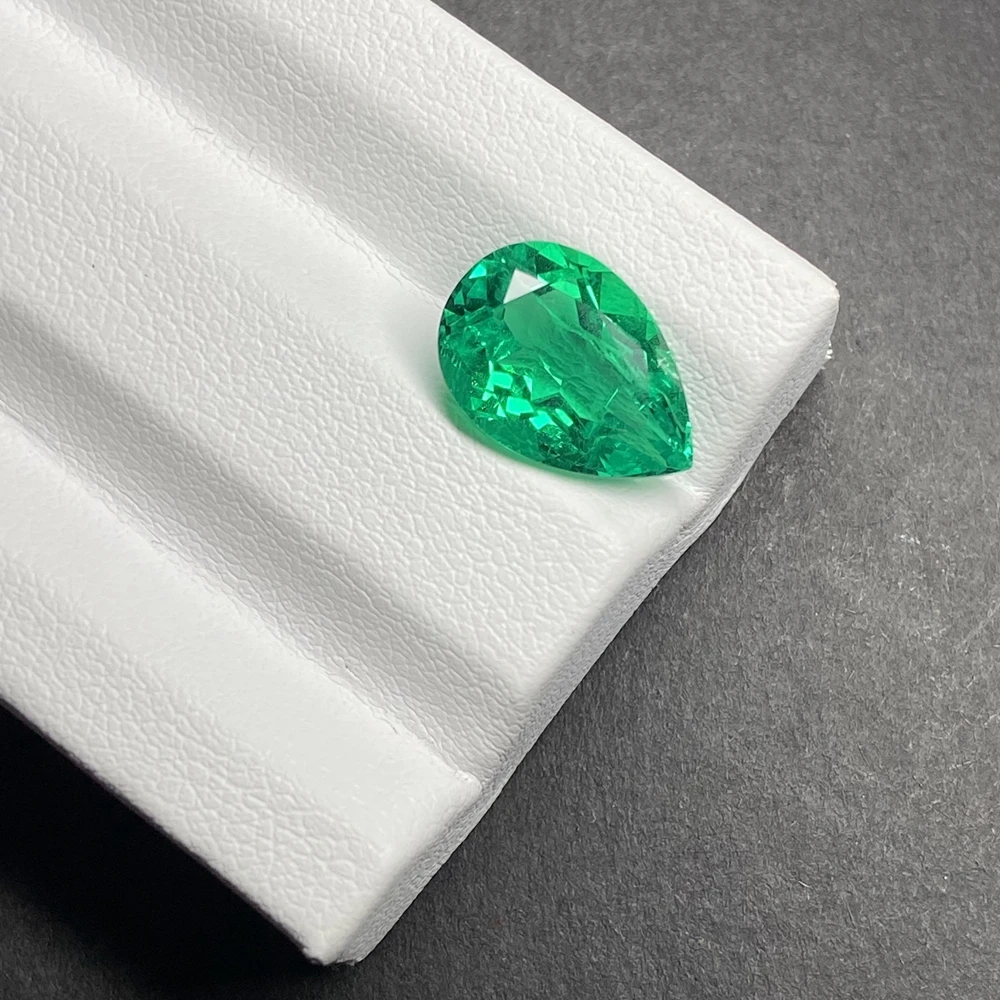 

Серьги Gmestone, 9 х13 мм, 3,5 карат, лабораторные, гидротермические, зеленые, изумрудные