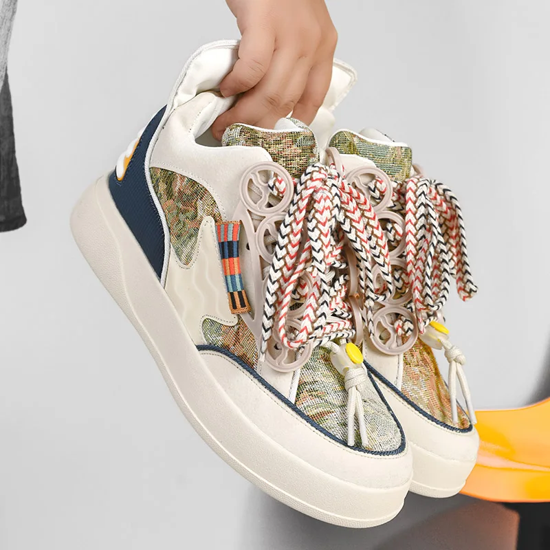 High Street Style Skateboarding Shoes Men Brand Design Mens Sneakers Retro Skate Shoes Male All-match Style Casual Sports Shoes