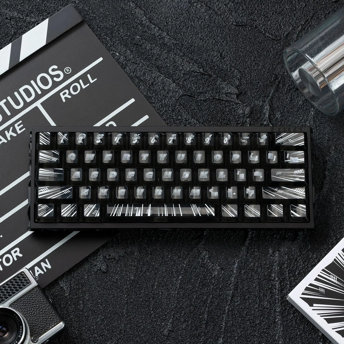 Фото Клавиши KBDfans Flash Black Transparent 60% ABS Shine-Through OEM UV с магнитными переключателями для механической клавиатуры Wooting №2