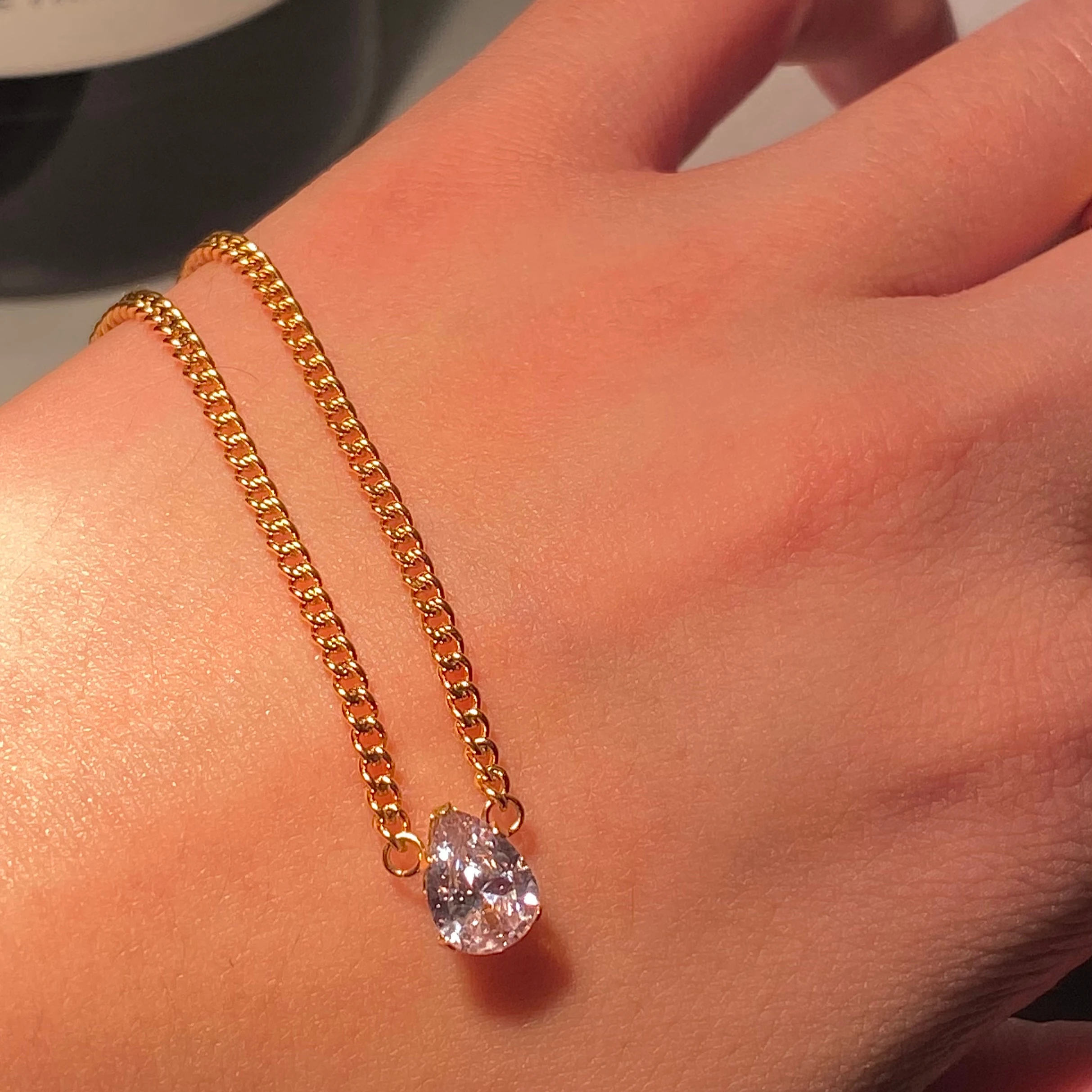 

Dasein ACC NEW 18k Gold Plated High Color Retention Stainless Steel Simple Style Water Drop 5a Zircon Pendant For Women