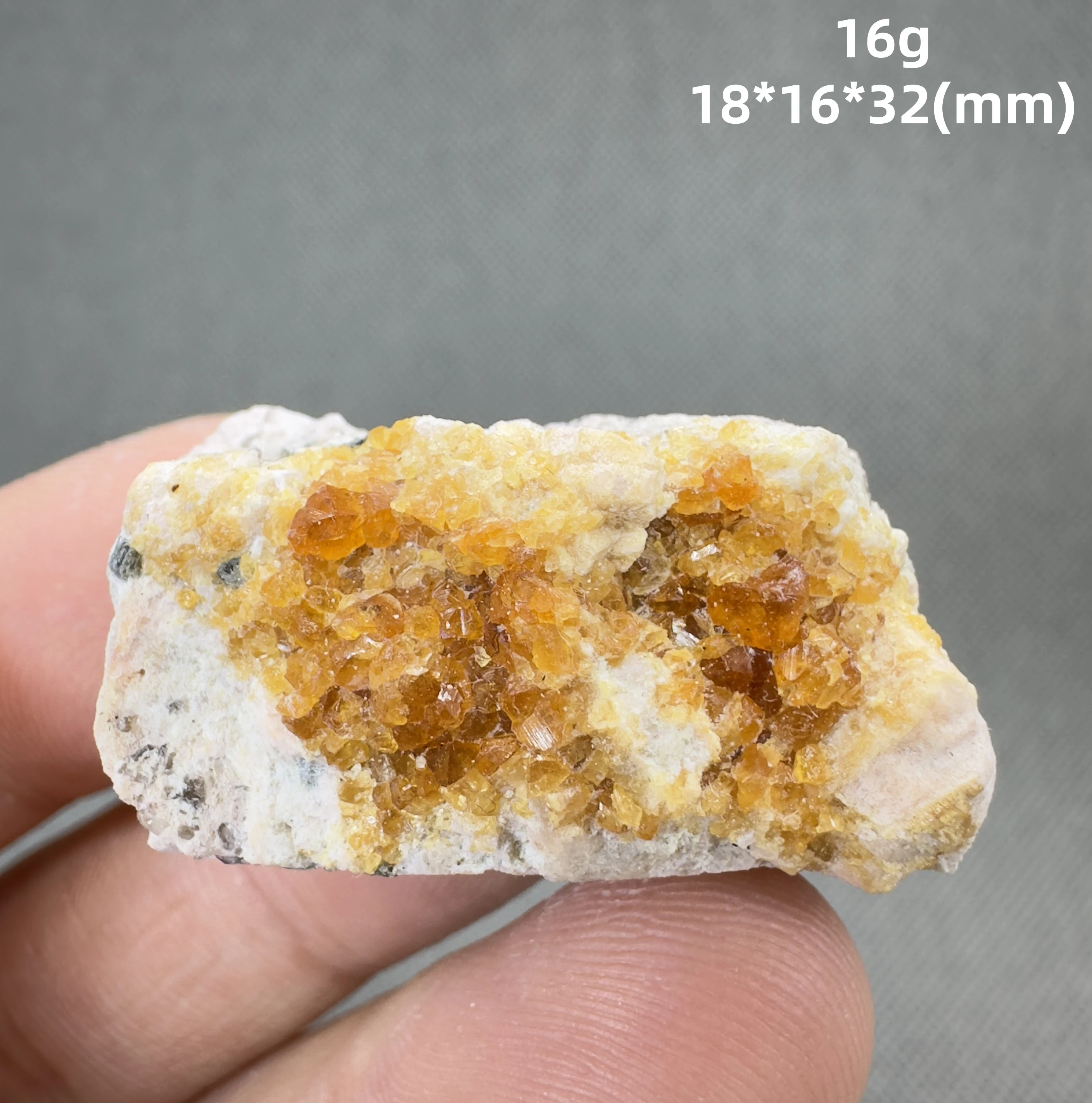 

Набор минералов QIANCHUAN: Спасетина, кварц и камни