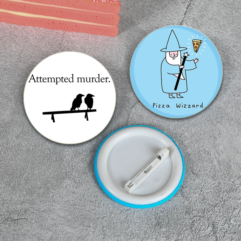 Забавная круглая брошь в форме рулона корицы глаз комаров пиццы креативная