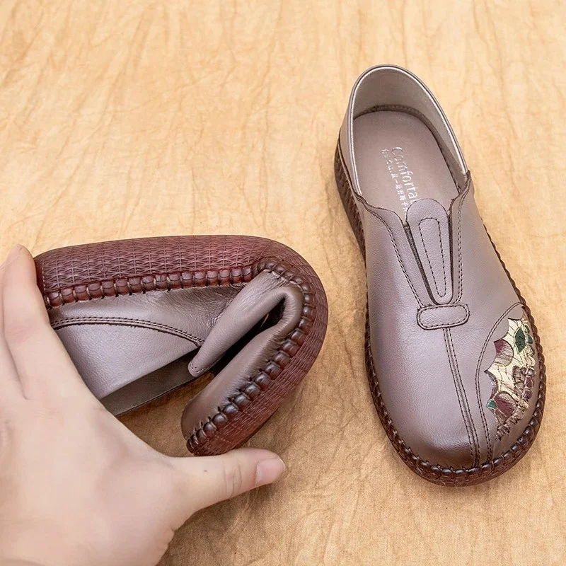 

Лоферы женские кожаные с цветочным принтом, Нескользящие, без застежки, Мокасины, плоская подошва, для вождения, черные, Размеры 35-42, на весну