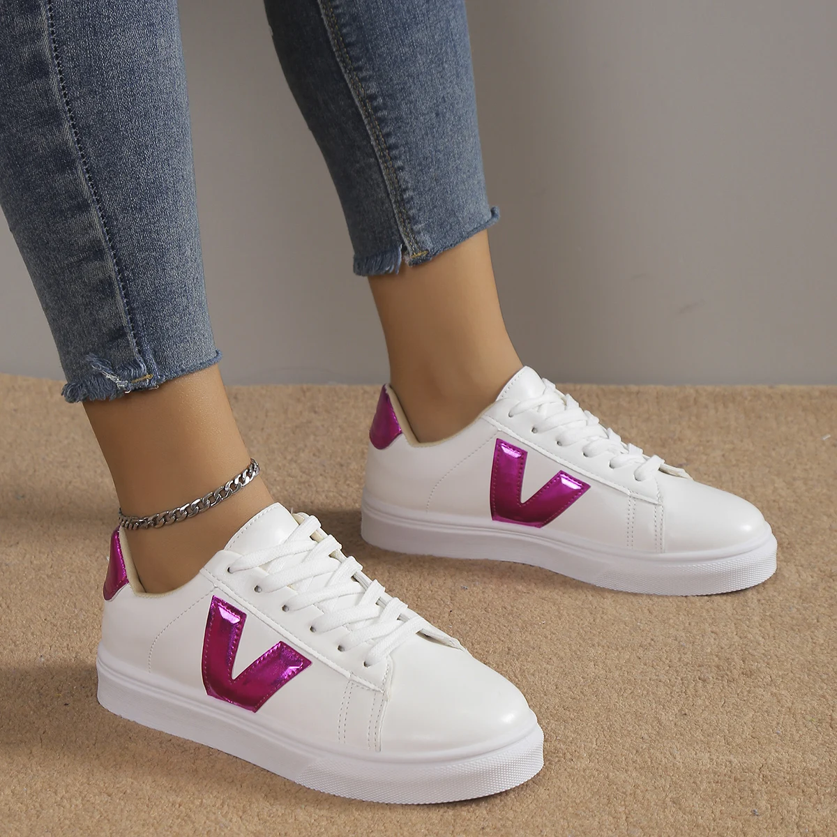 Women Casual Flat Sneakers Summer Fashion Designer Lace -up Breathable Sport Shoes Ladies Vulcanized Shoes Zapatos De Mujer