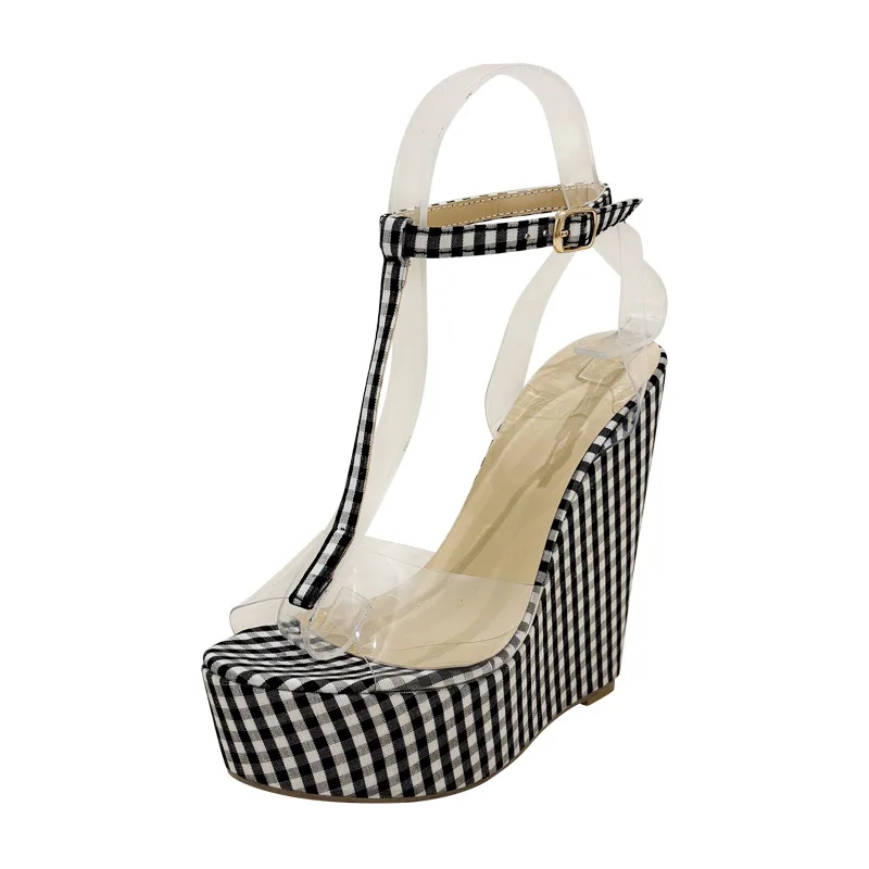 Женские босоножки на танкетке толстой подошве с губчатой подошвой