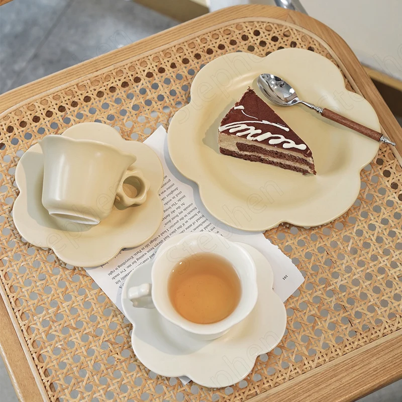 

Morandi Color Coffee Cup with Tray French Flowers Frame Ceramic Mug Afternoon Tea Cake Dessert Plate Tea Set Household Tableware